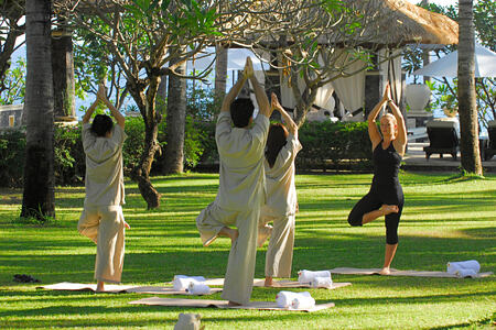 yoga at spa village resort tembok bali